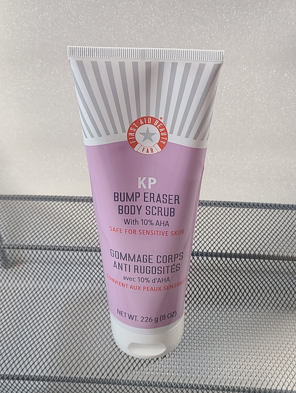 First Aid Beauty Bump Eraser Body Scrub W/ 10% AHA 8 Oz/226 G Sealed - Picture 2 of 8